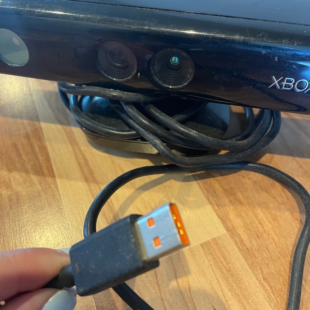 Xbox 360 Kinect Sensor - Picture 3 of 5